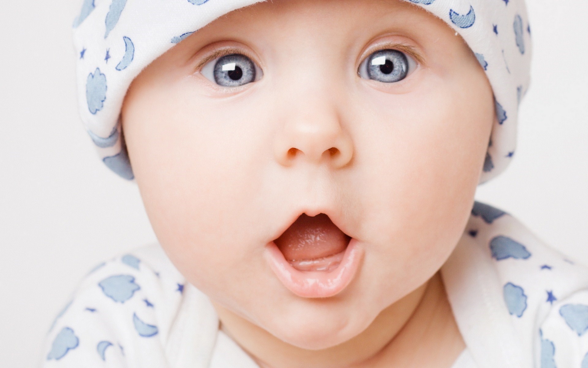 cute-amazed-baby-hat-mouth-open-1920x1200.jpg